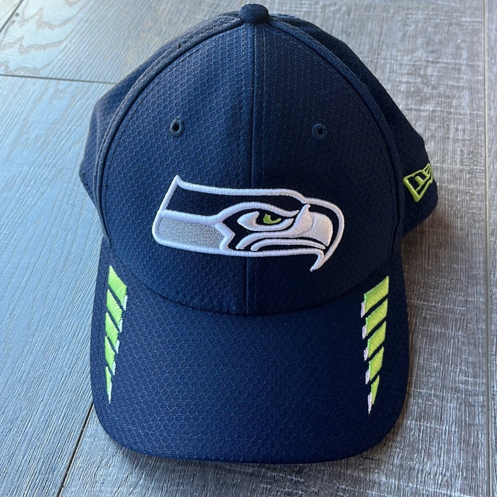 EUC NFL New Era Seahawks Hat
